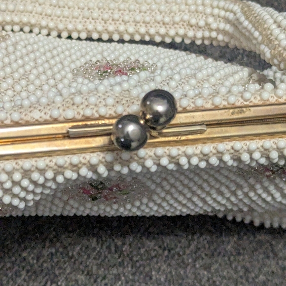 Women's Vintage Beaded Embroidered Flower Handbag - Picture 4 of 6